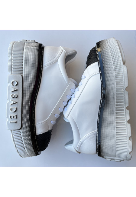 Білі шкіряні кеди на високій чорній платформі Casadei 