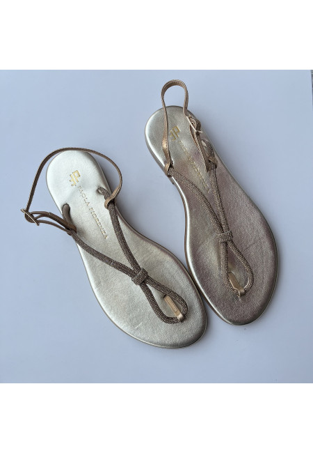 Босоніжки шкіряні золотистого кольору з декором із стразів Paola Florenzia