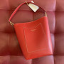 Червона шкіряна сумка бочонок Valentino Bags